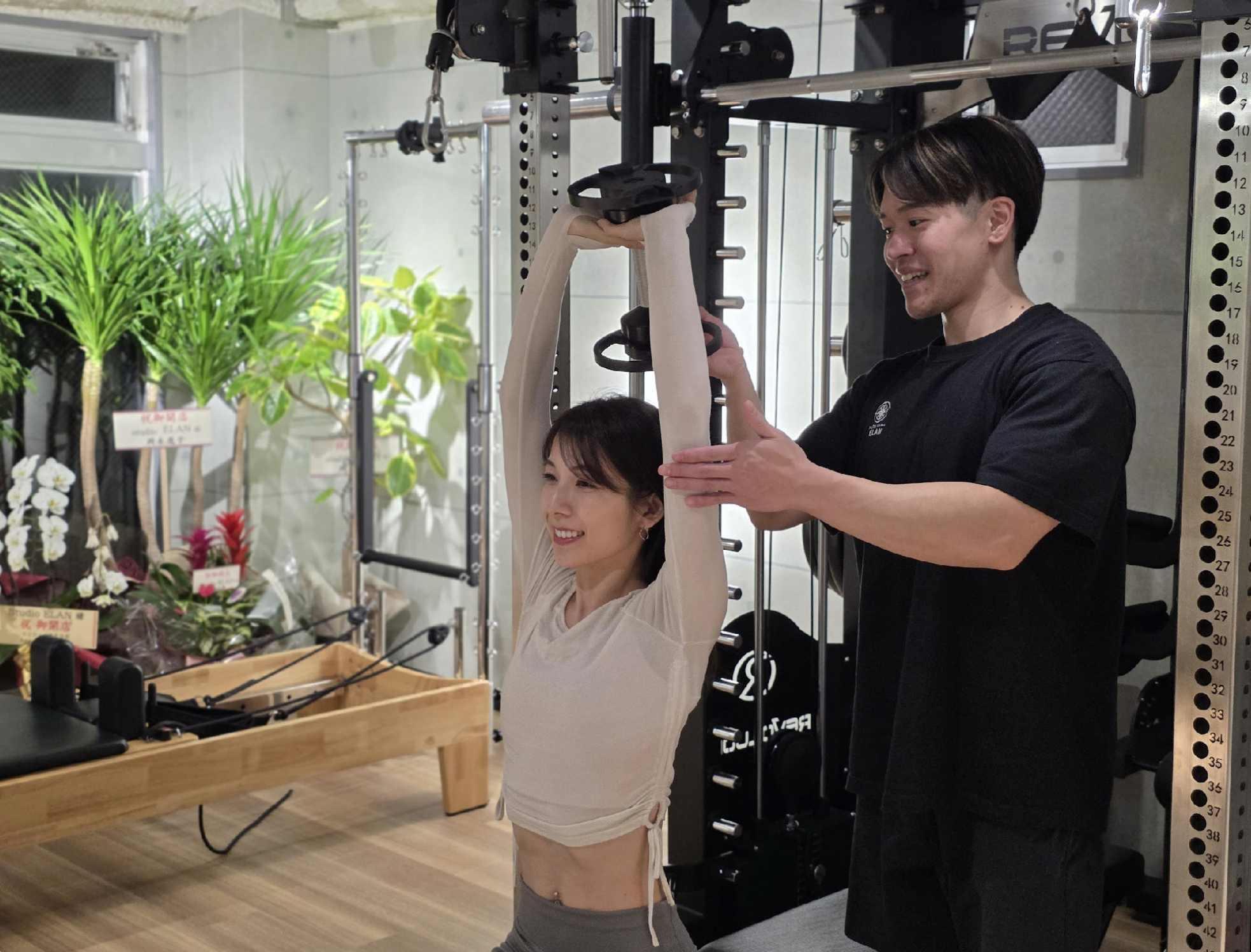 奈良市で腕痩せのトレーニングをする女性